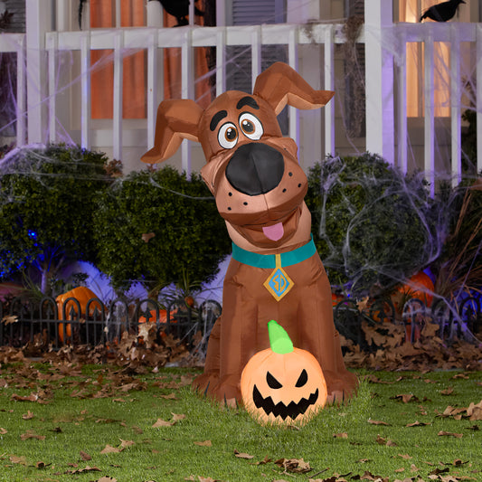 Inflatable SCOOB with Pumpkin, 3.5 ft Tall, brown lifestyle