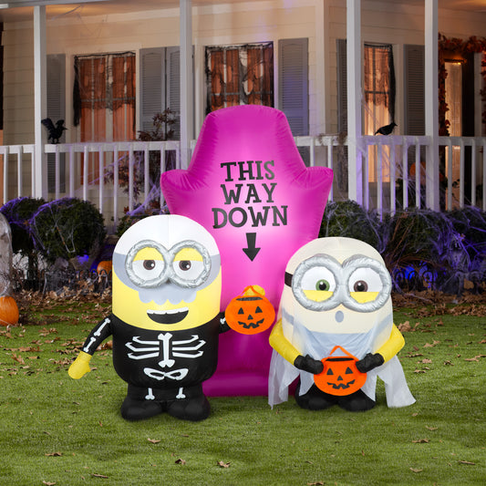 Inflatable Minions Halloween Scene Universal, 5 ft Tall lifestyle