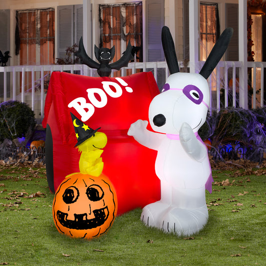 5.5' Snoopy Halloween House Scene Peanuts Halloween Inflatable lifestyle