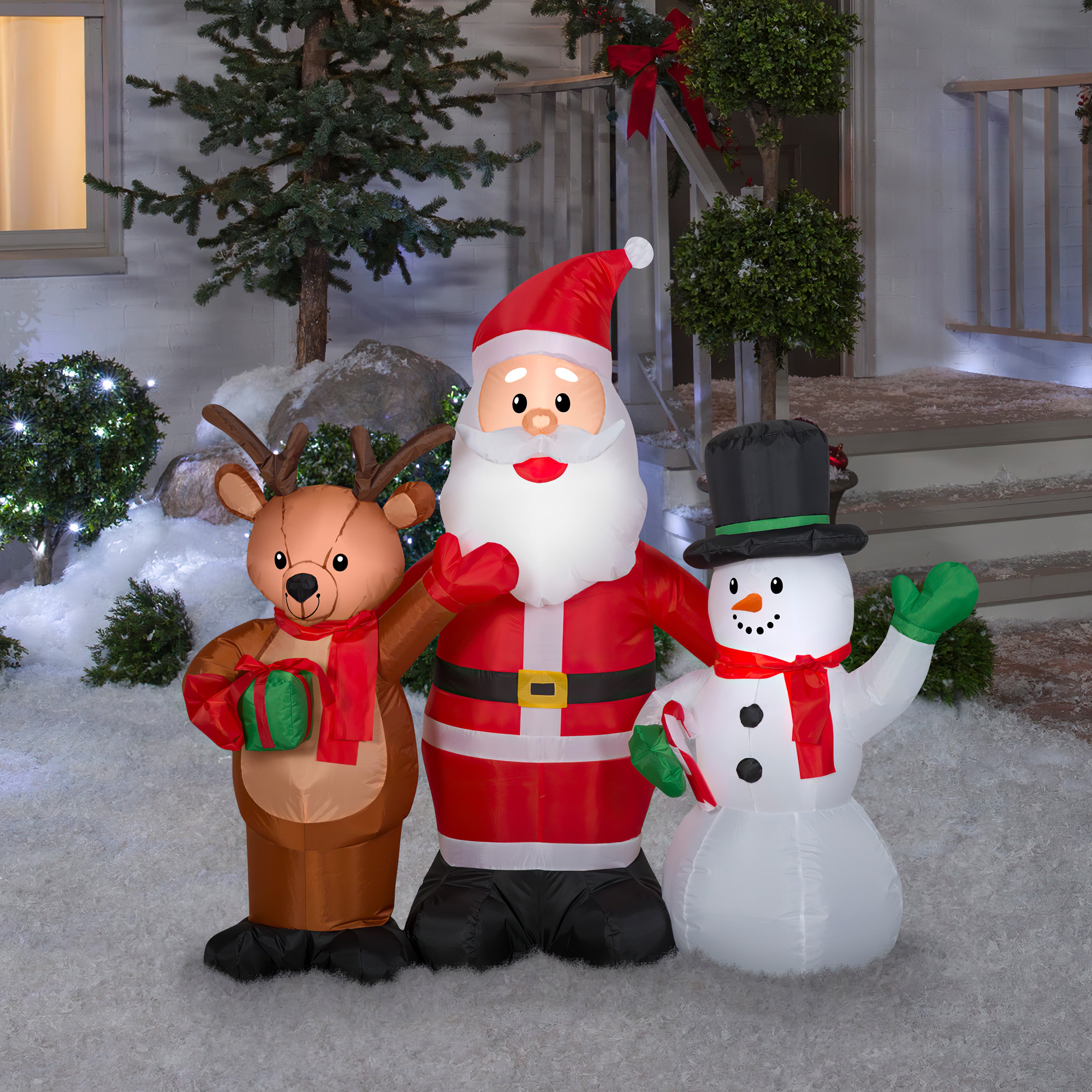 Gemmy 4.5' Airblown Inflatable Santa and Friends Scene