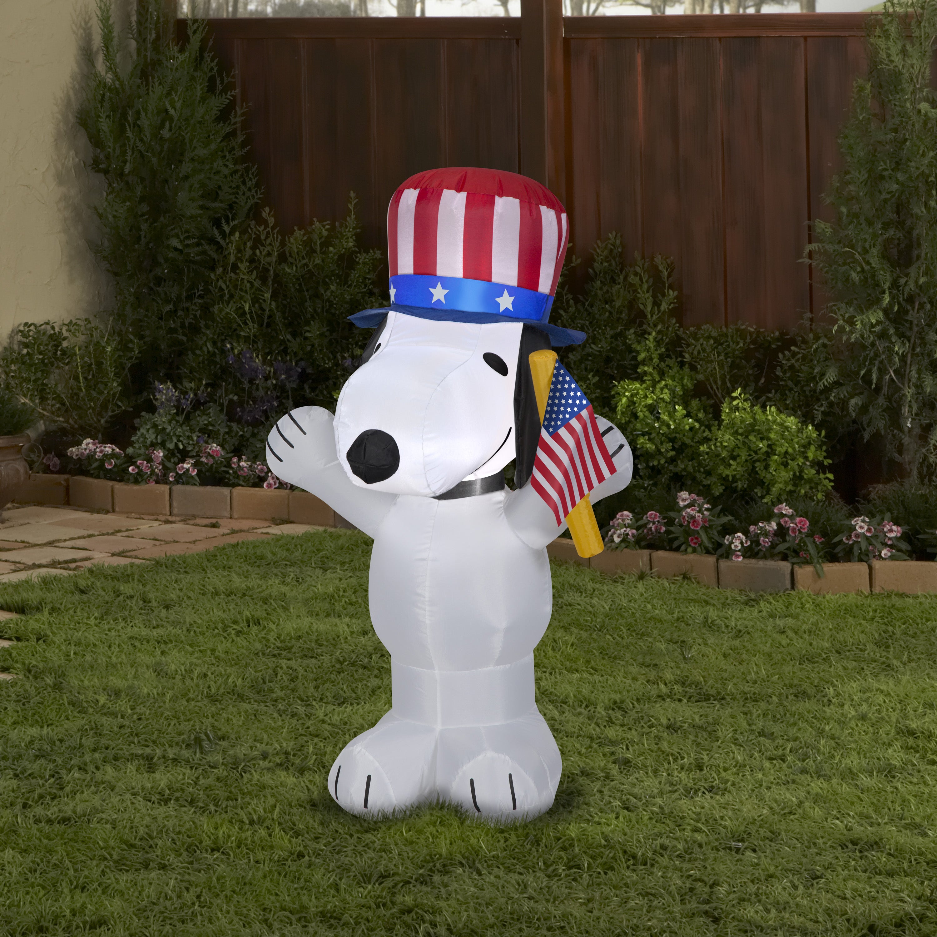 Gemmy Airblown Inflatable Patriotic Snoopy, 3.5 ft Tall