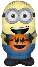 Load image into Gallery viewer, 3&#39; Airblown Minion Dave Holding Pumpkin Halloween Inflatable
