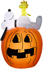Load image into Gallery viewer, Gemmy Inflatable Halloween Yard Decoration Snoopy Woodstock Pumpkin Lighted Airblown 4.5 Foot
