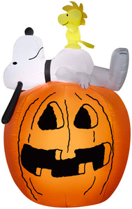 Gemmy Inflatable Halloween Yard Decoration Snoopy Woodstock Pumpkin Lighted Airblown 4.5 Foot