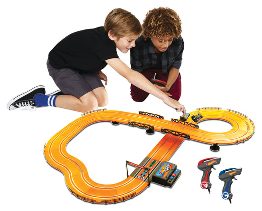 1:43 Hot Wheels Slot Track Set - 12.4 ft (battery operated) lifestyle