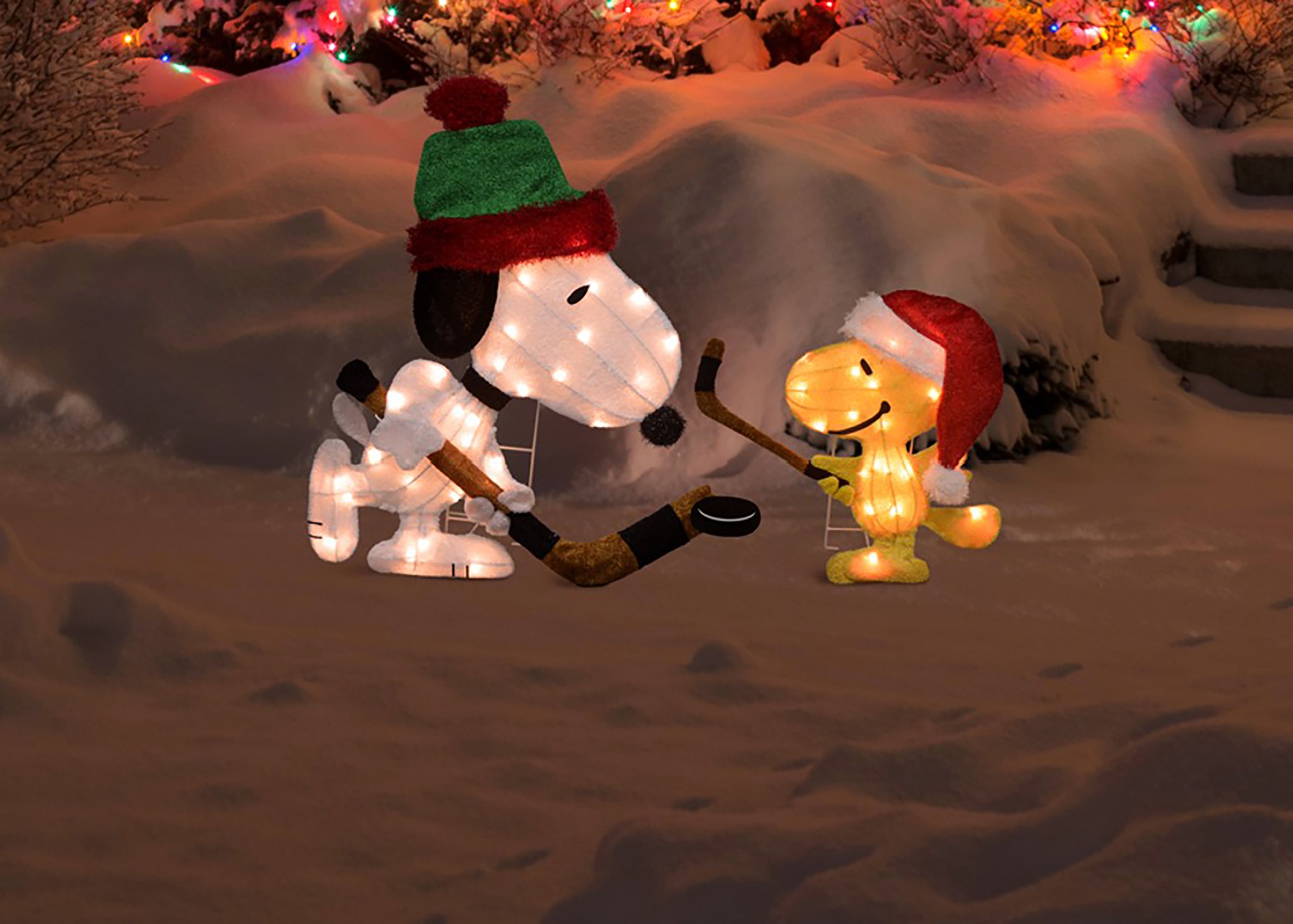 Peanuts 28in Peanuts 2D LED PreLit Yard Decor Sport Snoopy and Woodstock Hockey, Yellow