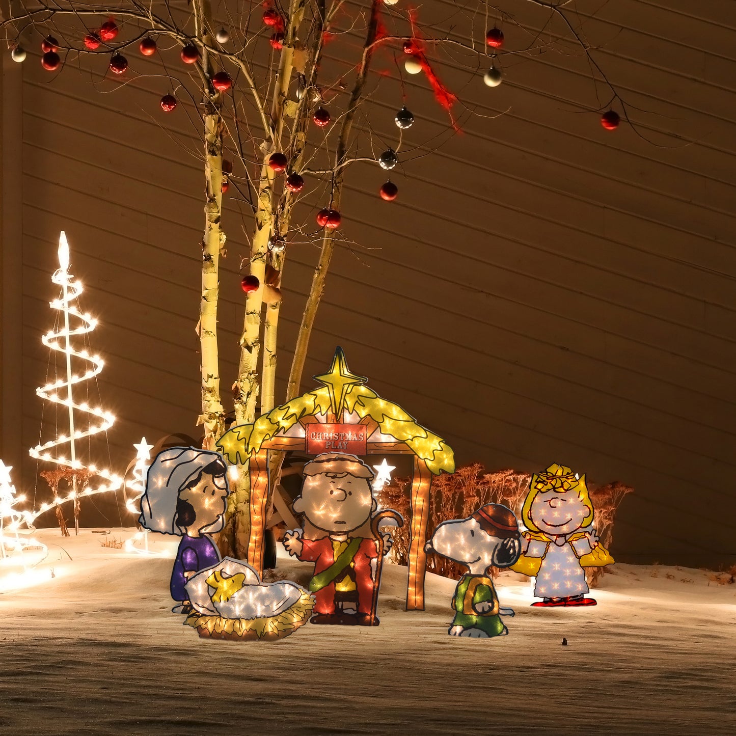 Peanuts 32 Peanuts 2D LED PreLit Yard Art Nativity Pageant 5pc Set lifestyle