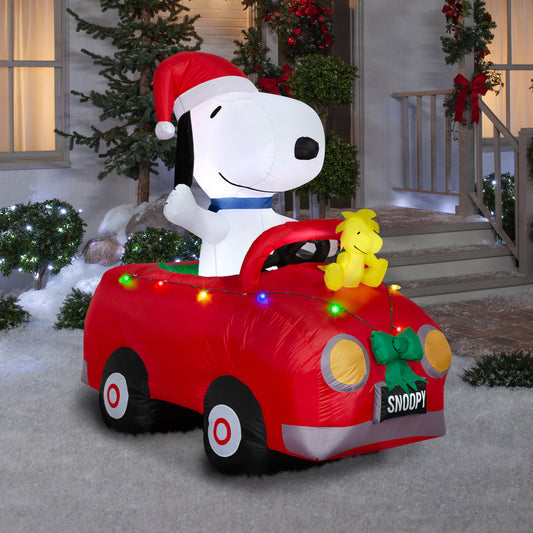 Gemmy Airblown Inflatable Snoopy and Woodstock in Car w/ Christmas Lights Scene Peanuts , 6 ft Tall