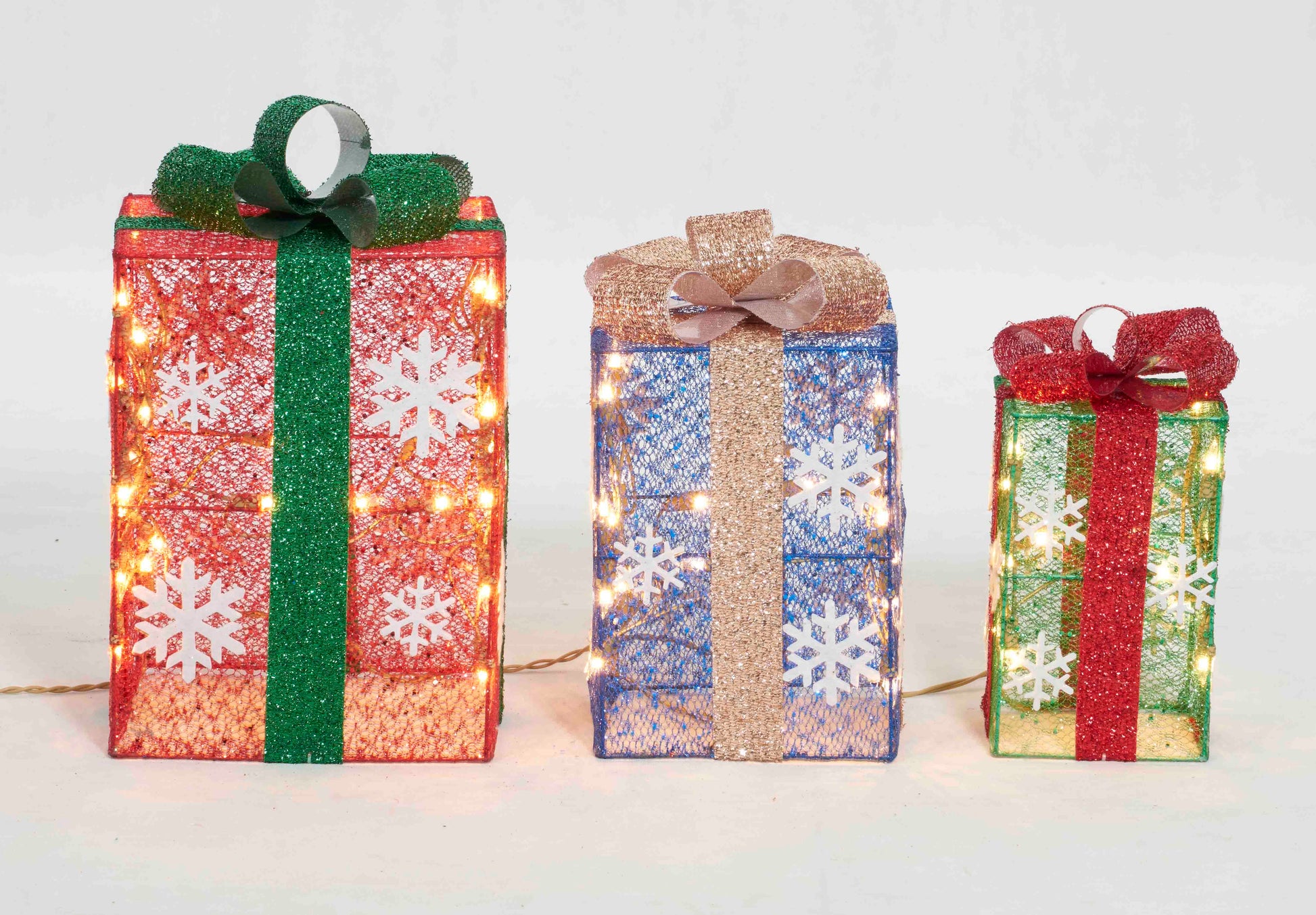 Set of 3 Multi Gift Box Sculpture Christmas Décor