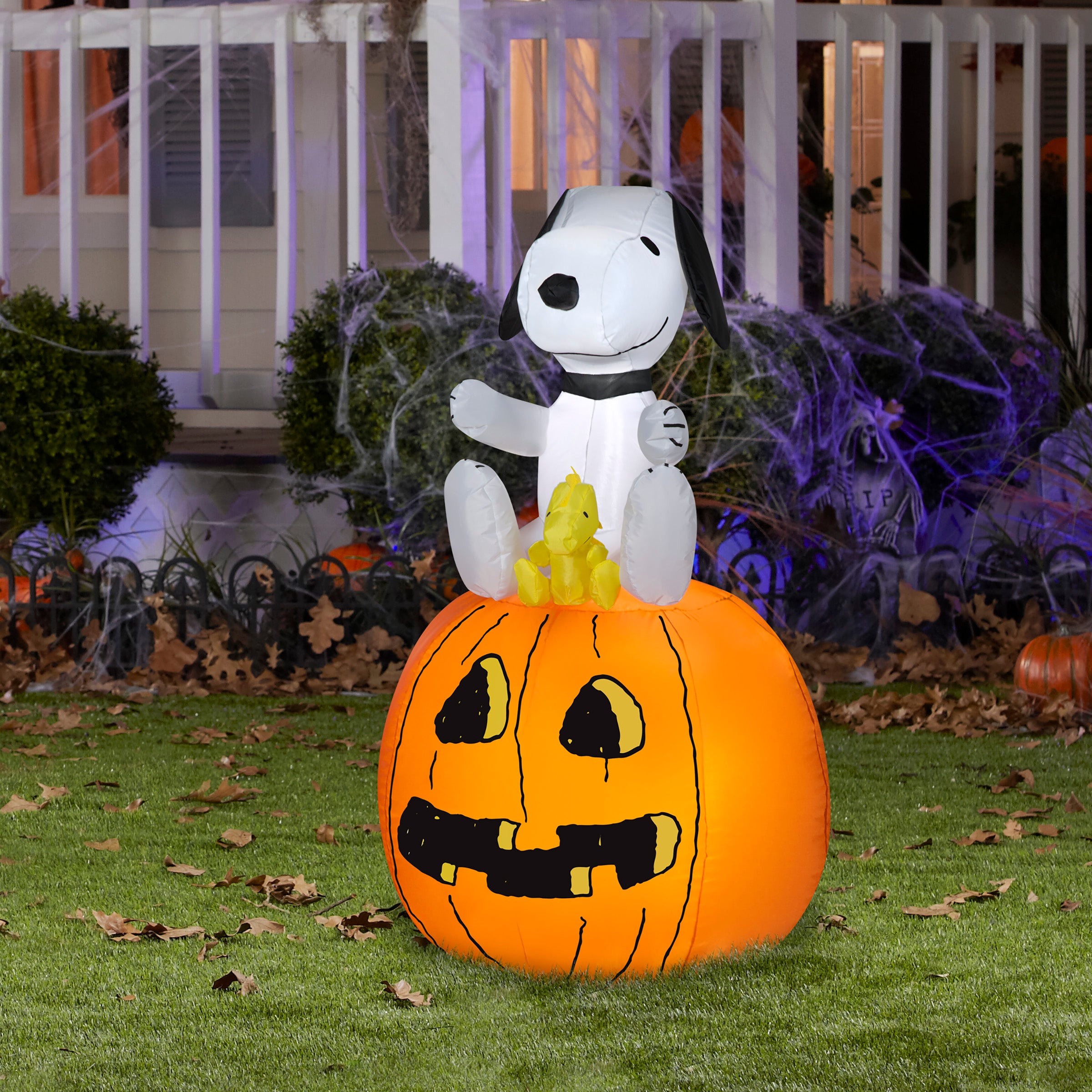 3.5' Airblown Snoopy and Woodstock on Pumpkin Peanuts Halloween Inflatable